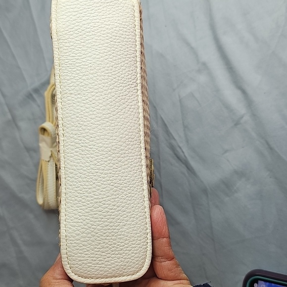 LIZ CLAIBORNE Crossbody - Picture 5 of 8